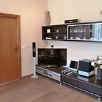 Nice Apartment & Room In Cavtat