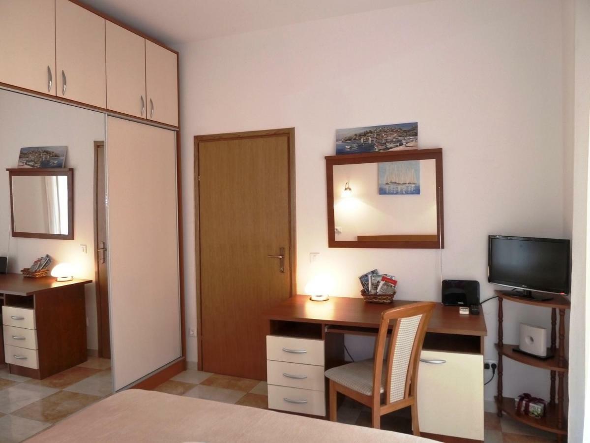 Apartment & In